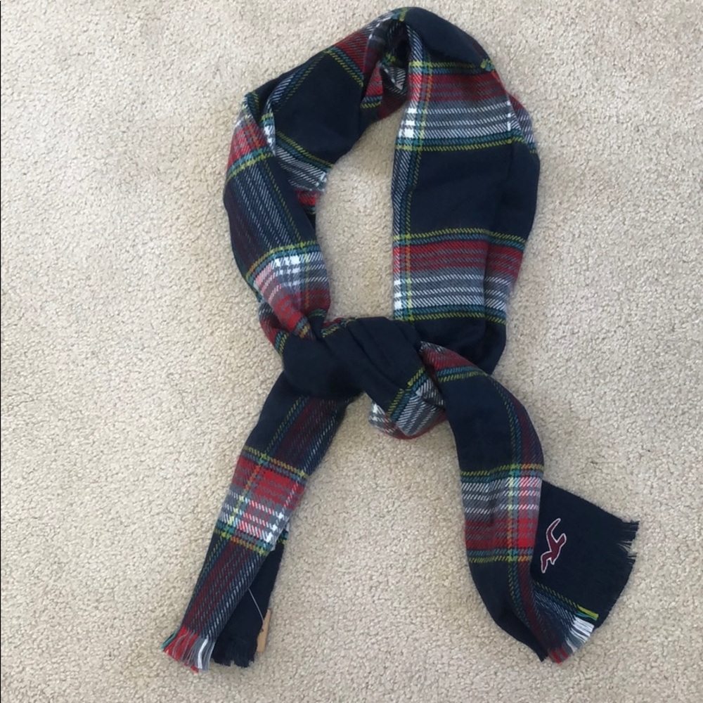 Hollister Scarf NWT